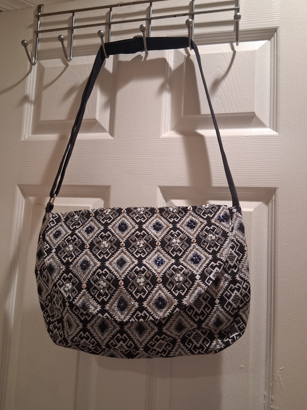 Black & White Geometric Pattern Crossbody Bag with Adjustable Strap